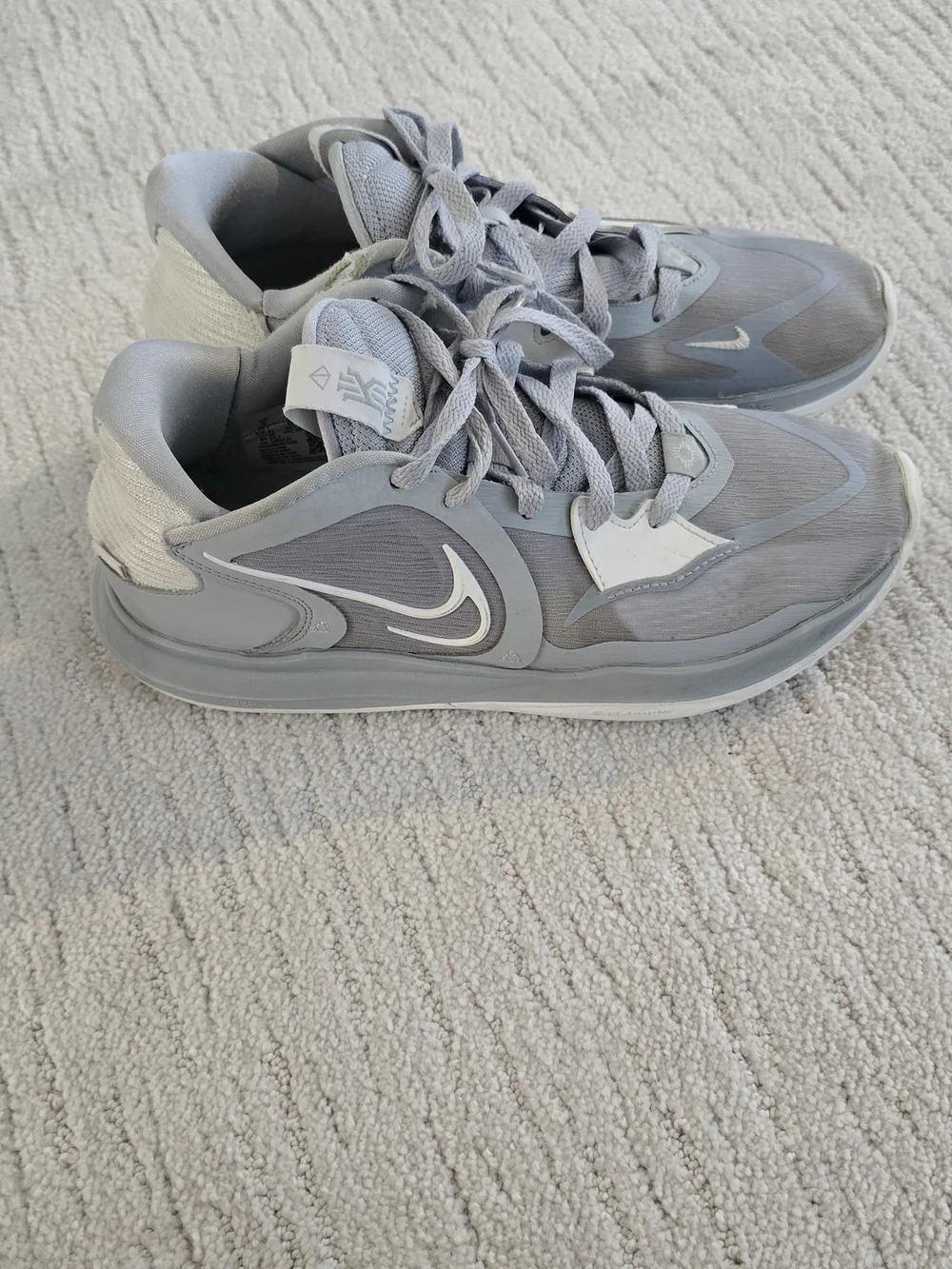 Nike Men’s Light Gray and White Athletic Sneakers